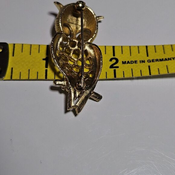 **Sale** Vintage Avon Owlette Gold Tone Owl Red Eyes Brooch 1972 - Picture 6 of 10